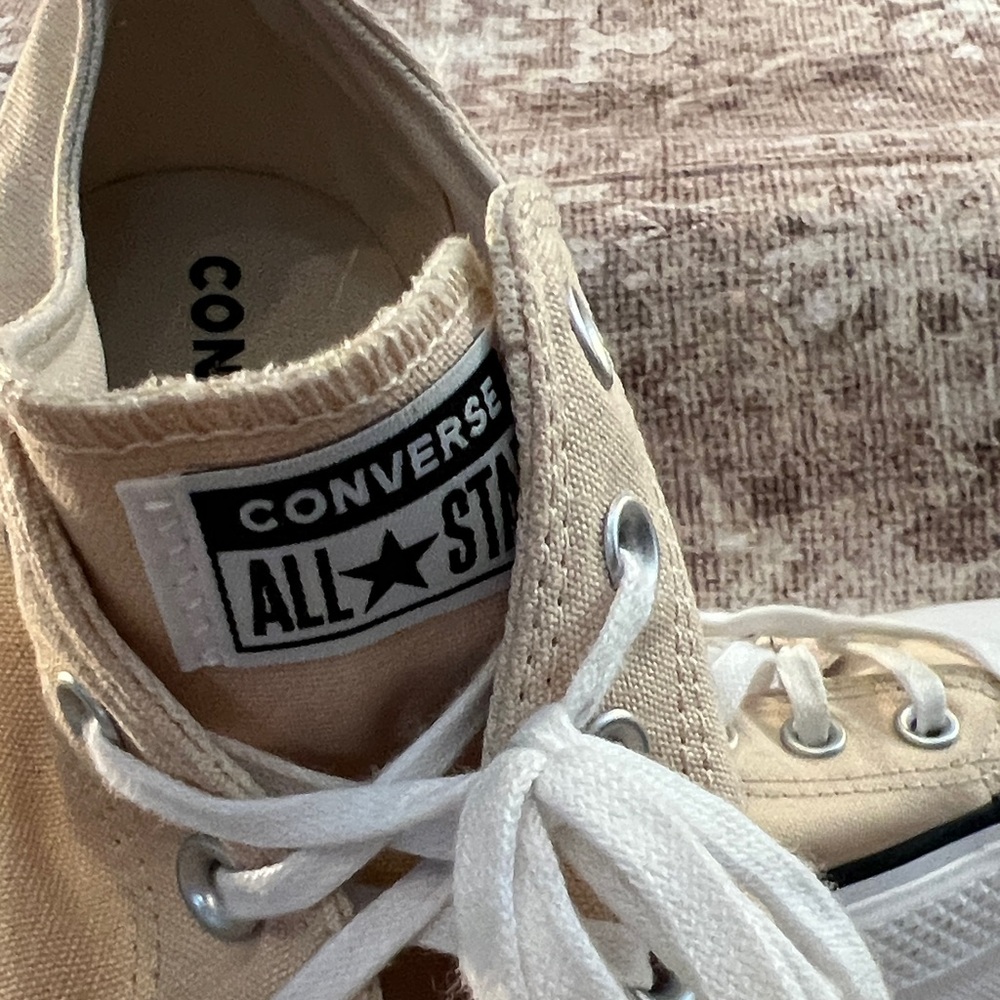Converse Low Top Platform Sneakers - Cream with White Accents Women’s 9.5 - Picture 8 of 10